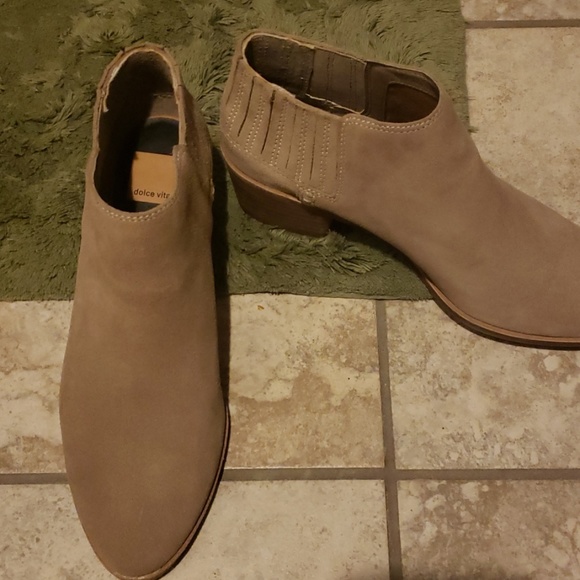 Boots - Picture 1 of 3